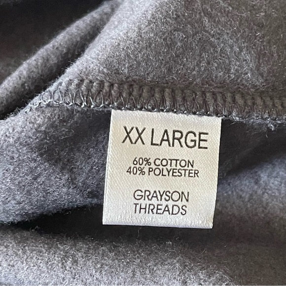 NWT Women’s Spooky smiley face sweatshirt gray with graphic size XXL Halloween - Picture 4 of 10